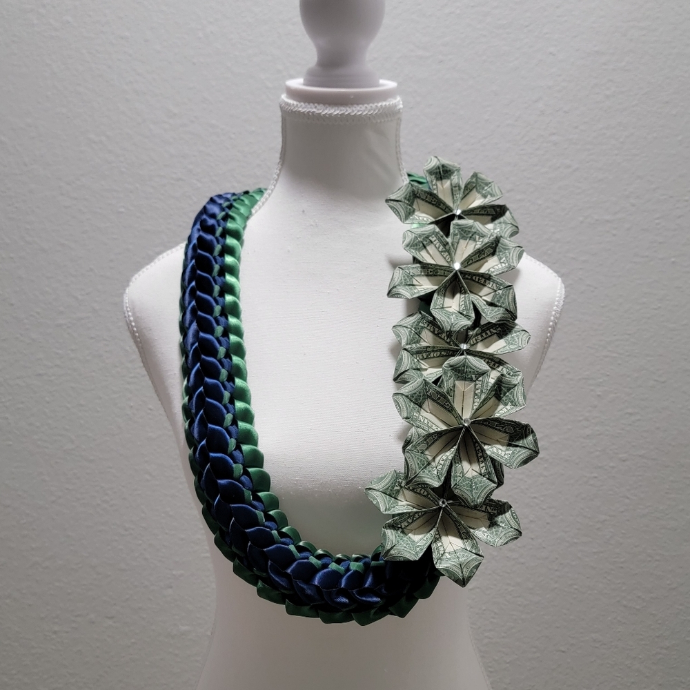Graduation Money Lei - Picture 3 of 7